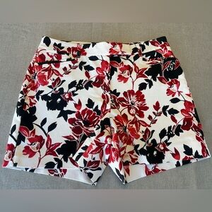 Floral Women's Shorts White House black market size 8 pockets